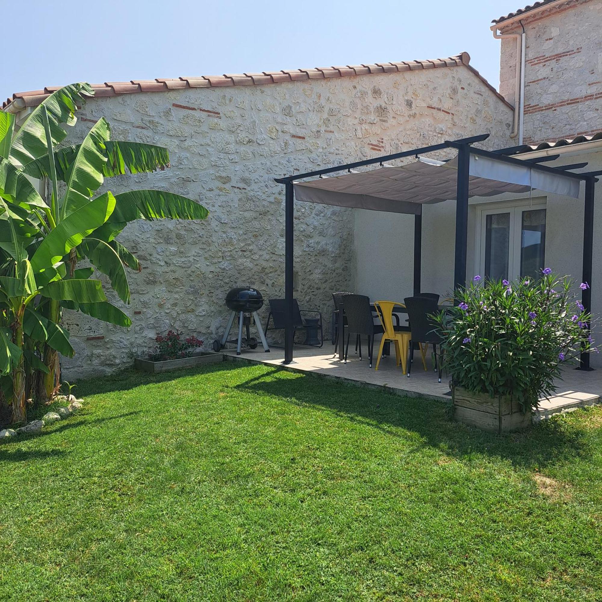 Villa Le Domaine Vesque à Saint-Pierre-de-Clairac Extérieur photo